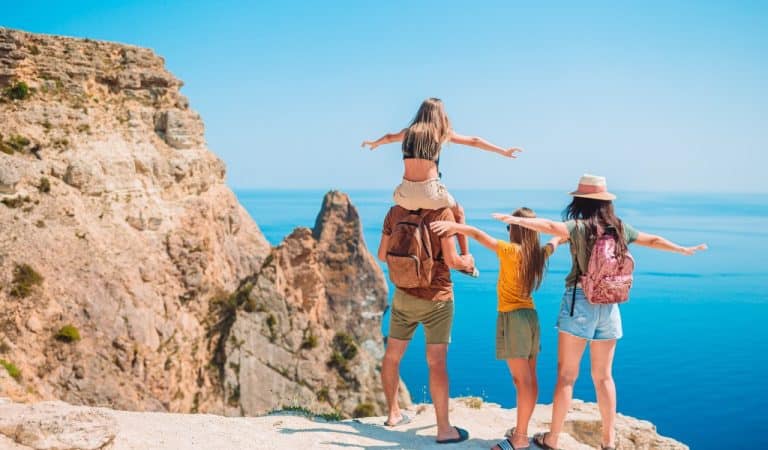 Partir en vacances avec ses règles sereinement